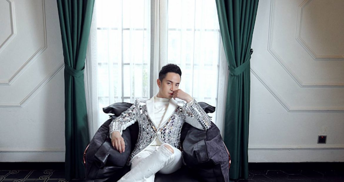 CA SĨ NHẬT TINH ANH